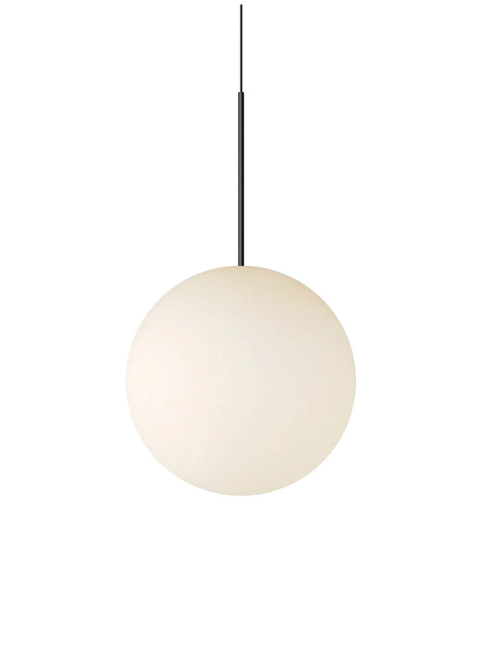 Offrez une allure contemporaine à votre pièce avec la lampe suspendue Bola Sphere de Pablo Designs. noir