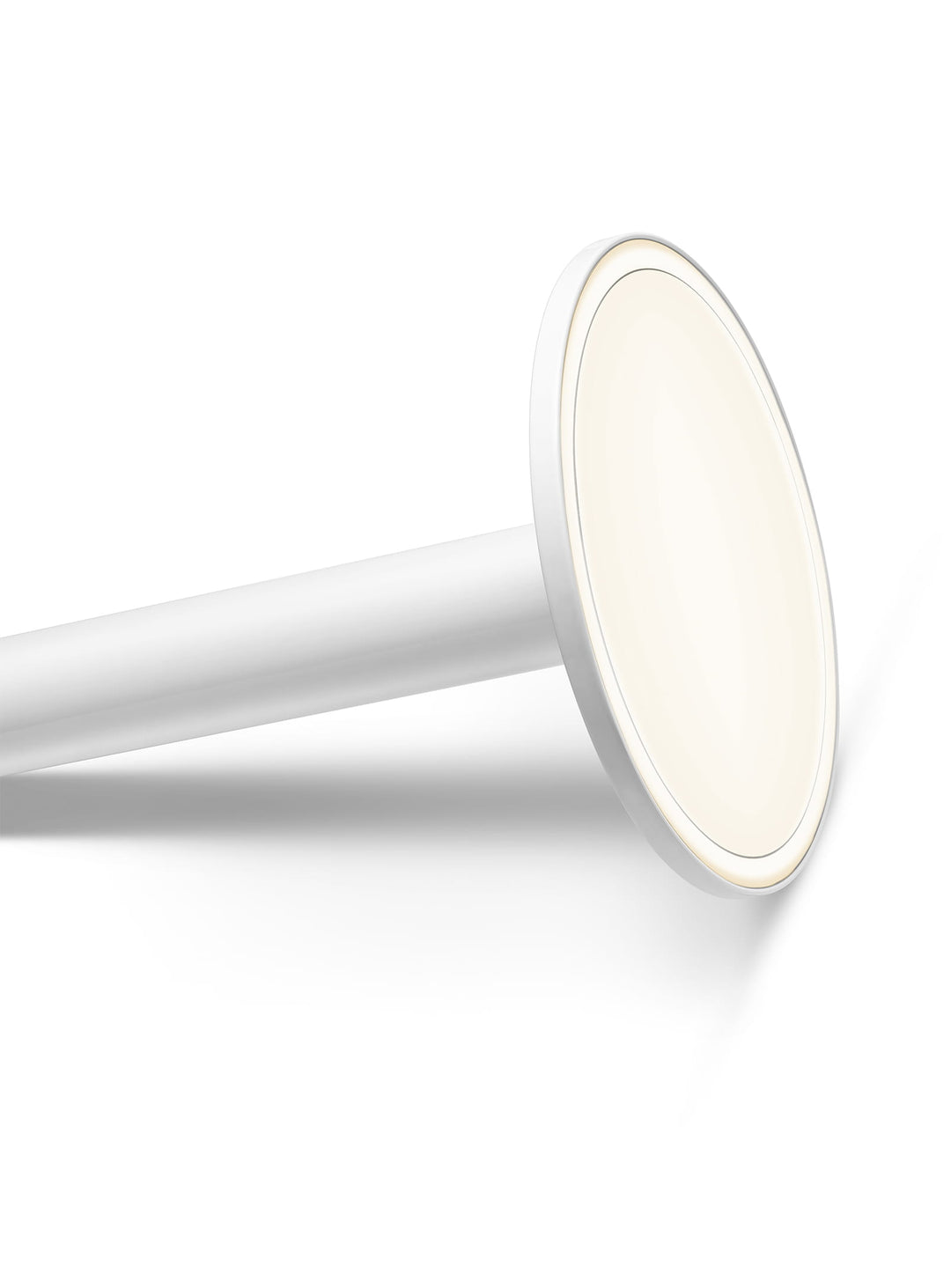 Lampe suspendue Cielo XL de Pablo Designs : un design fin et élégant offrant un éclairage puissant de 1200 lumens. blanc