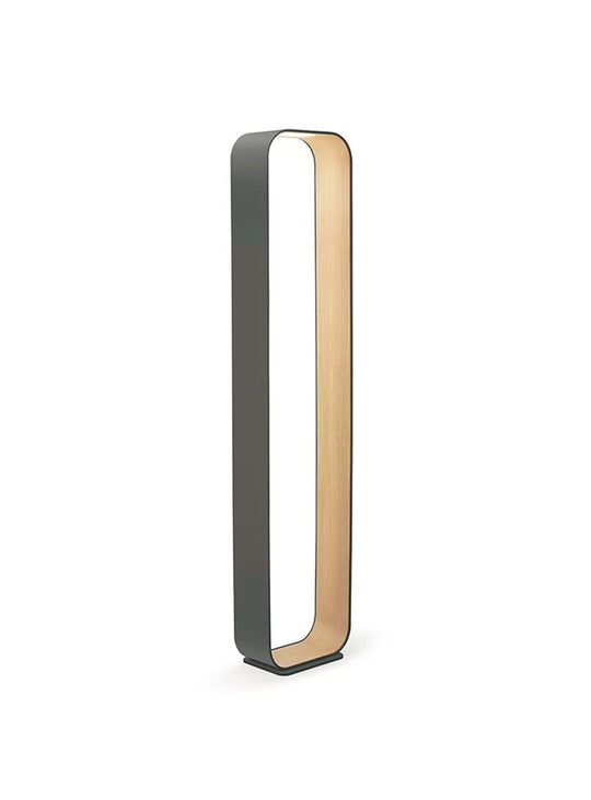 Découvrez la lampe sur pied Contour de Pablo Designs, au design ouvert qui combine lumière et espace d’exposition. graphite chene