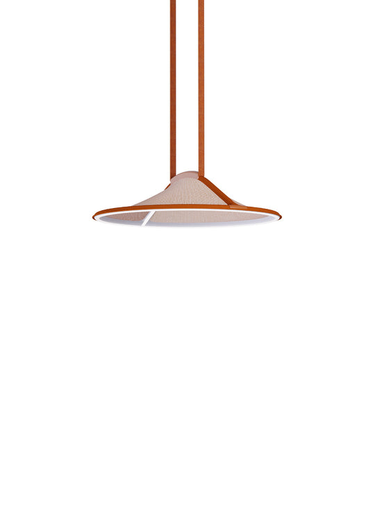 Sublimez votre intérieur avec la lampe suspendue Pantaya de Pablo Designs et son abat-jour en polyester recyclé. rouille, 24
