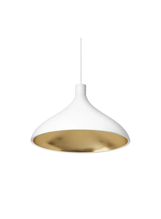 Lampe suspendue Swell Wide de Pablo Designs, idéale au-dessus d'une table, dans un couloir ou sur un patio. blanc
