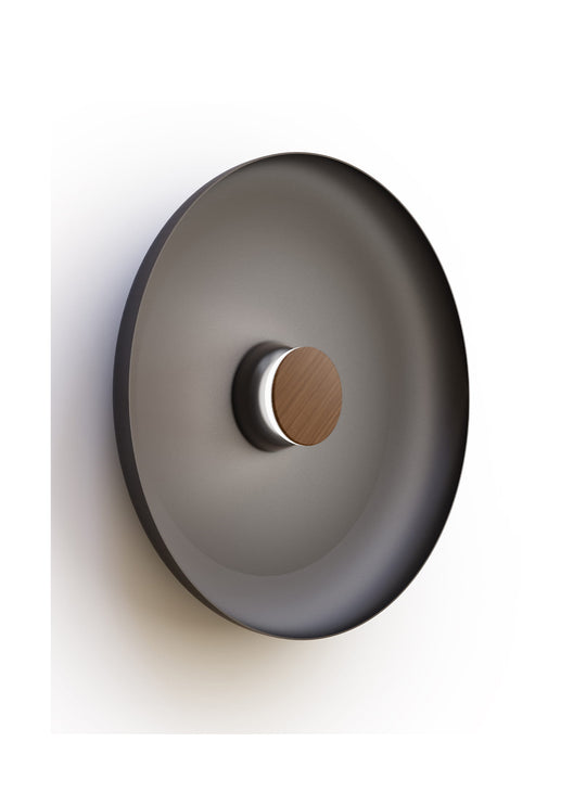 Applique murale Totem Pablo Designs : un design moderne aux finitions personnalisables.