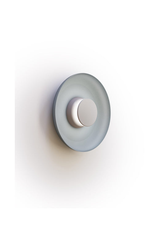 Applique murale Totem Pablo Designs : un éclairage LED dimmable pour tous les intérieurs.