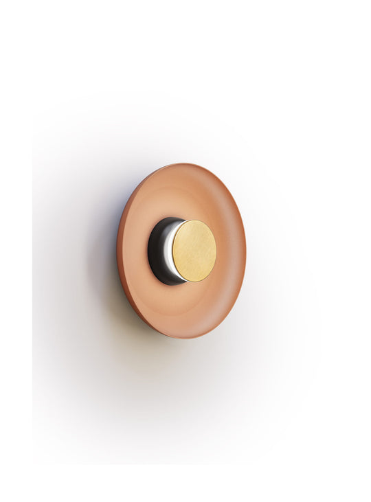 Applique murale Pablo Designs Totem, lumière LED dimmable et finition Terracotta.