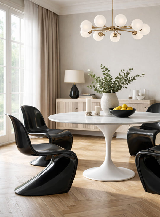 La chaise à dîner Nüspace Panton revisite l’icône des années 60 avec un style moderne et audacieux. noir