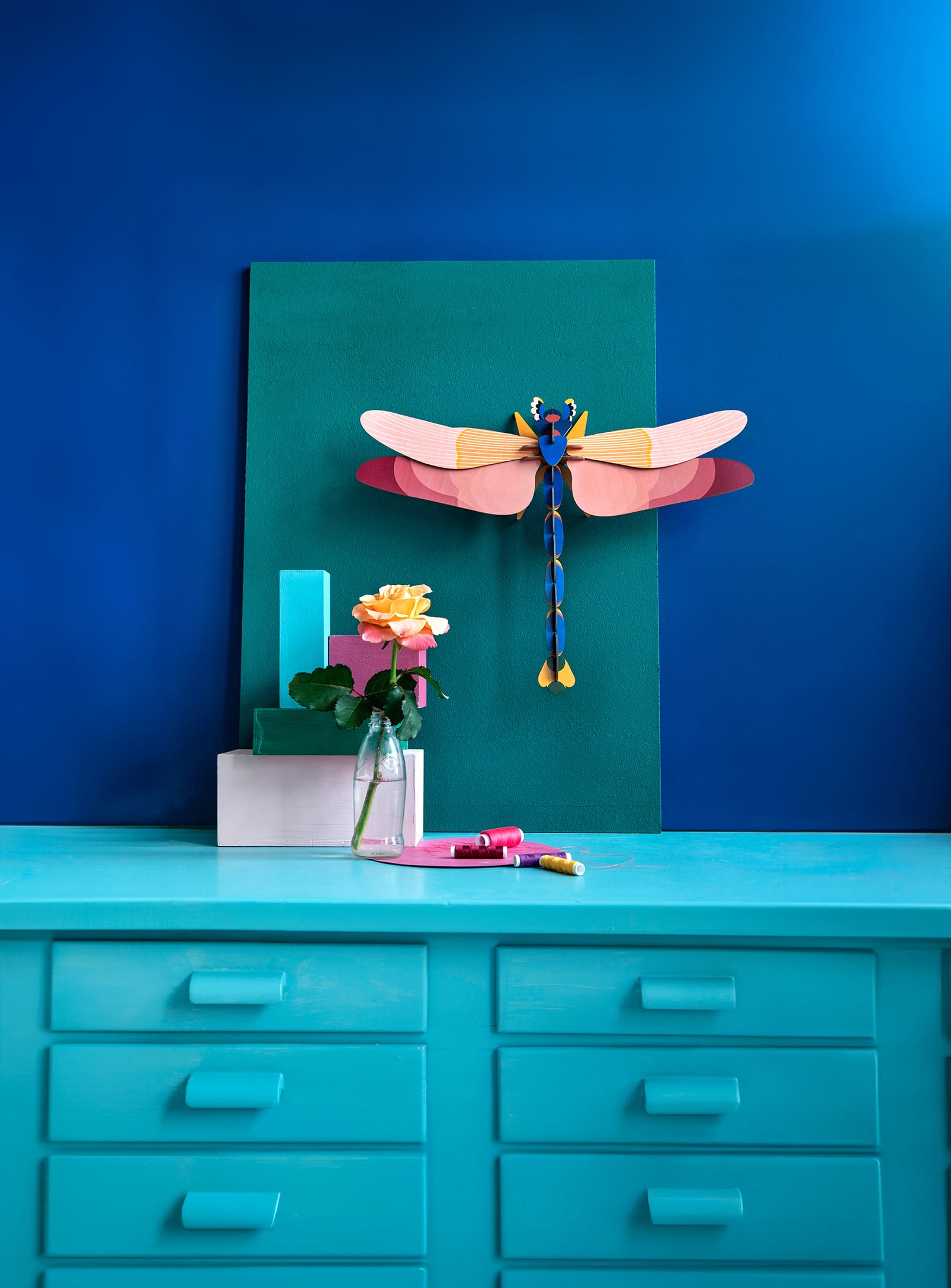 Pink Dragonfly, cardboard wall decoration by Studio Roof – Nüspace