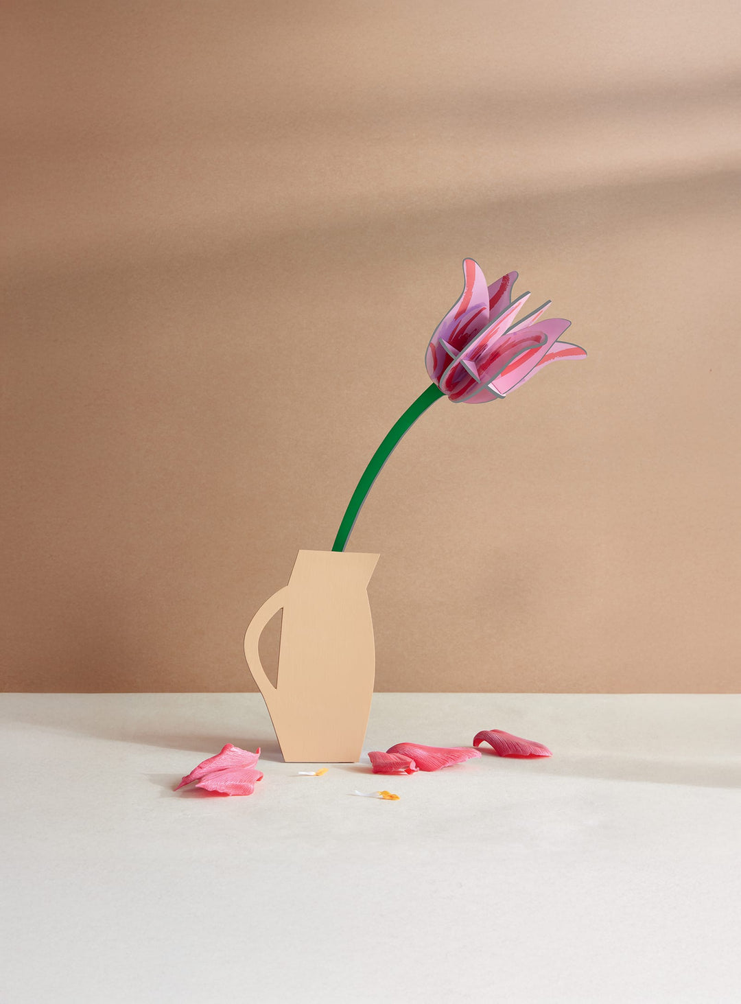 Fleur décorative Tulipe Rose Studio ROOF : une tulipe en papier 3D douce et élégante.
