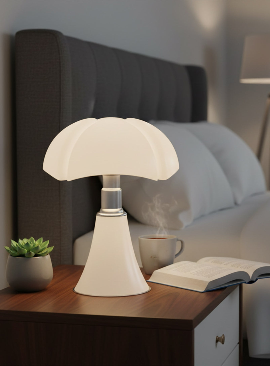 Lampe Pipistrello LED, abat-jour ondulé et lumière douce enveloppante. blanc