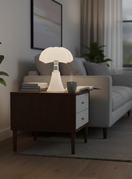 Lampe Pipistrello LED, élégance iconique pour salon ou bureau. blanc