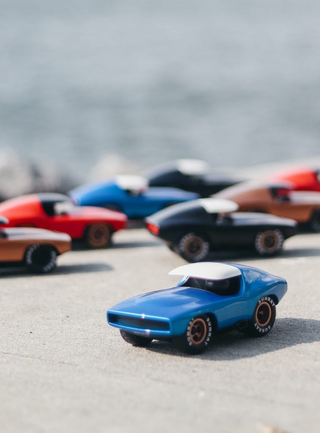 Voiture Leadbelly Playforever, jouet premium évoquant la liberté rebelle. sonny