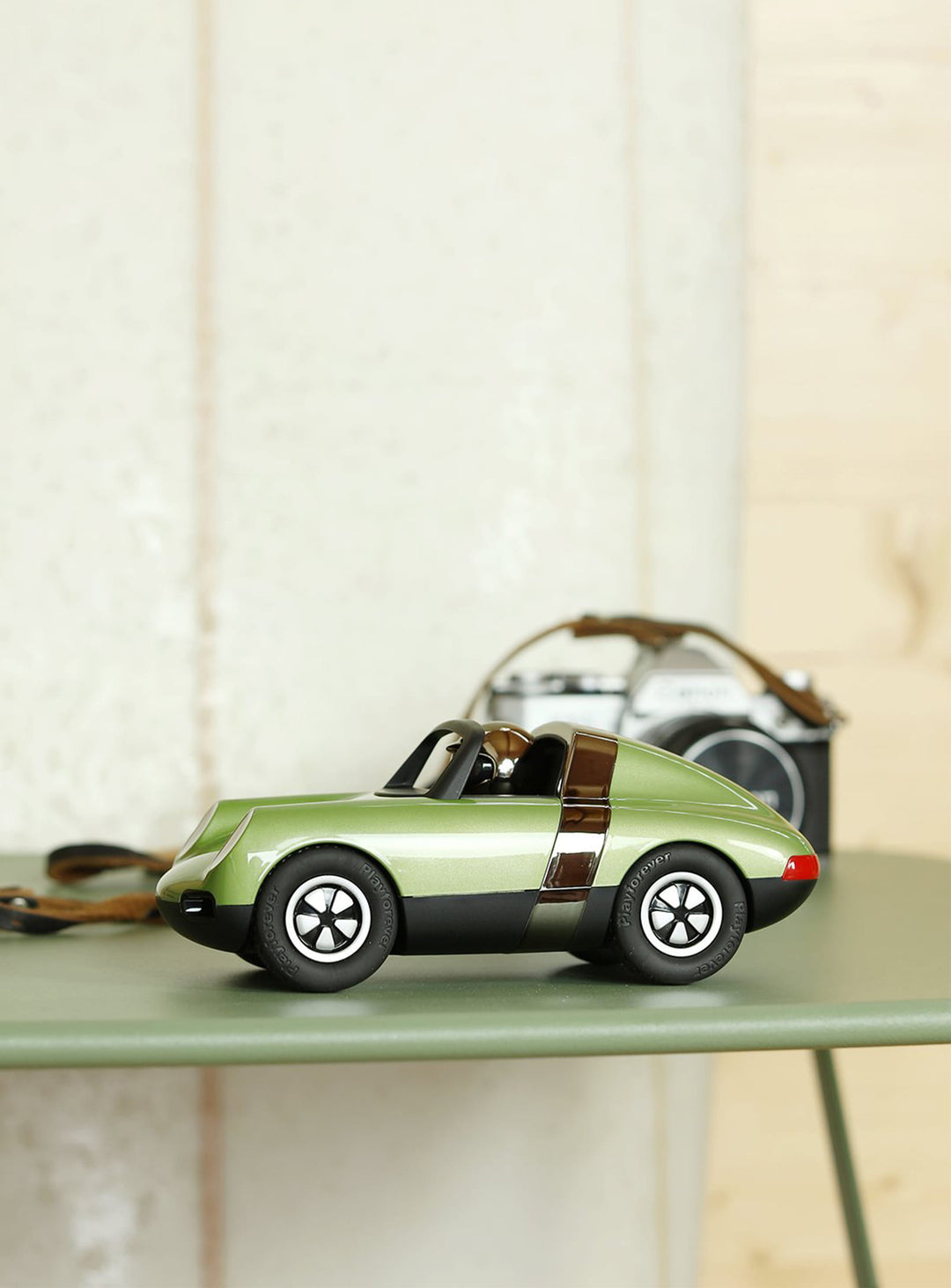 Jouet Luft de Playforever : design rétro et finitions impeccables. Hopper.