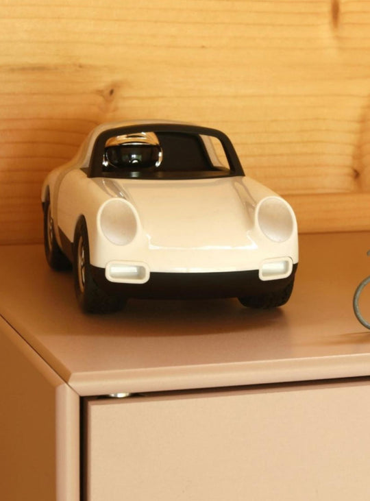 Voiture Luft Playforever : robustesse et élégance automobile. Pfeiffer.