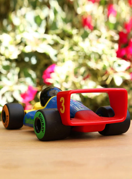 Voiture Turbo Playforever, parfait clin d’œil à la légendaire décennie 80. miami