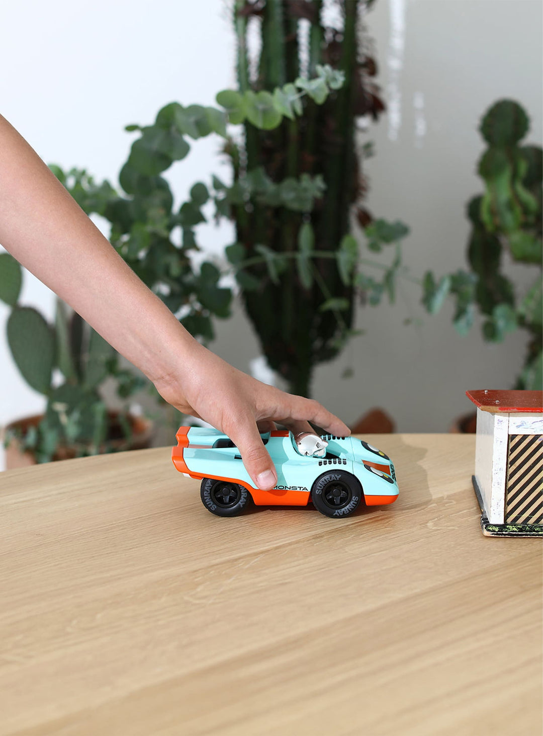 Jouet Zemonsta Playforever : machine miniature au style féroce. klaus