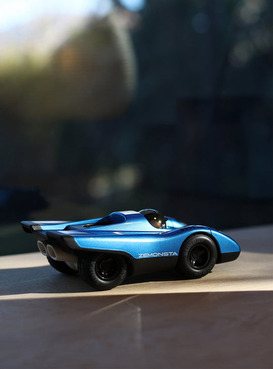 Voiture Zemonsta Playforever : design iconique et adrénaline pure. hans.