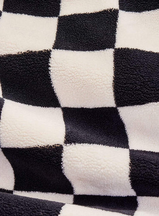 Pouf Point Teddy Chess polyvalent de Fatboy, parfait pour salon, chambre ou coin lecture. noir et creme