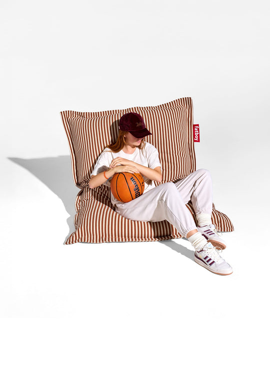 Pouf Slim Terry moelleux et enveloppant, assise détente facile à intégrer. cognac et crème