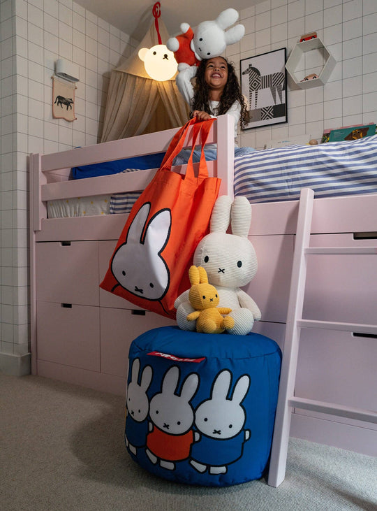 Pouf Point x Miffy ludique et robuste, parfait pour petits espaces.
