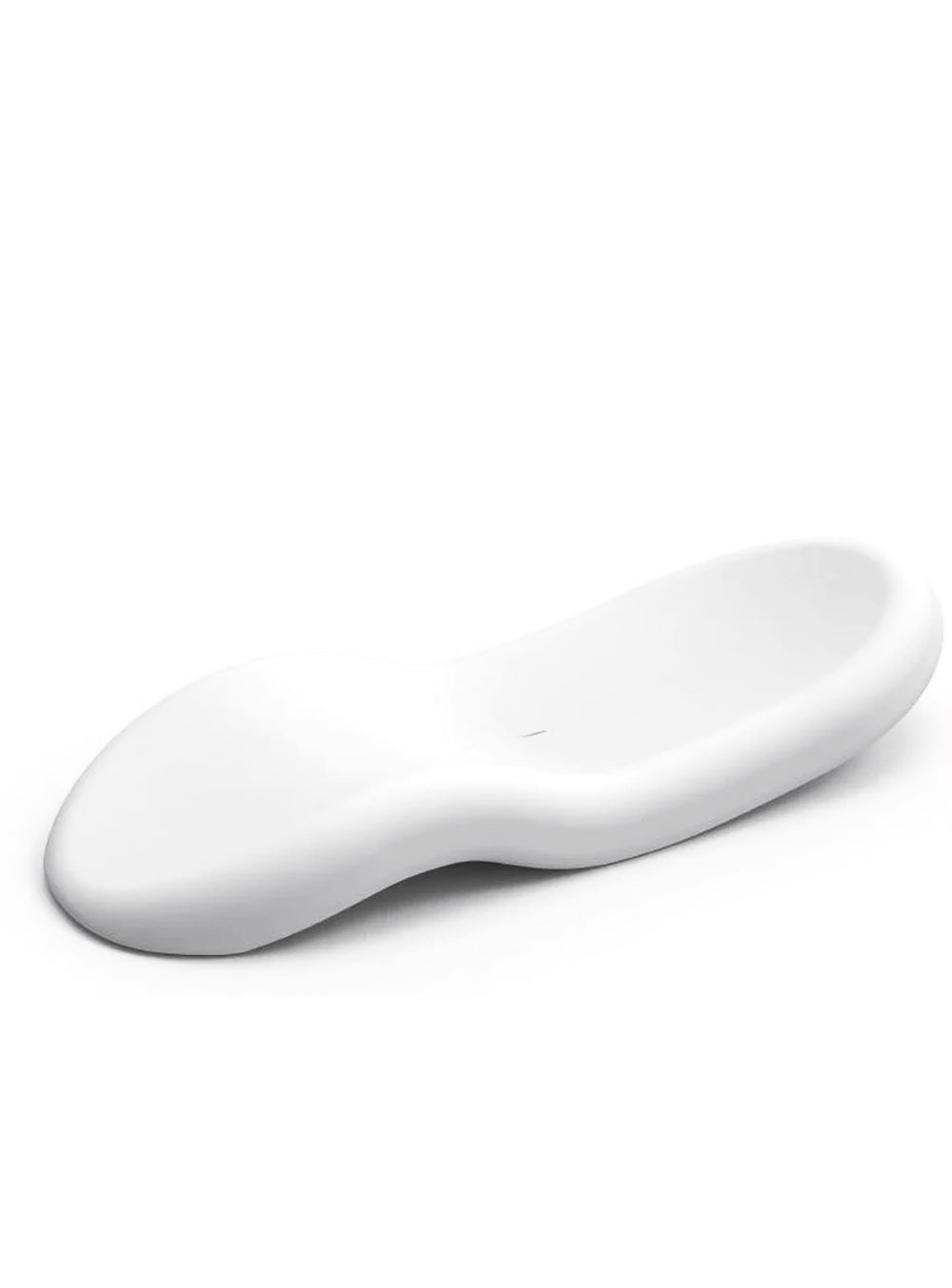 Élégance et confort extérieur avec la chaise longue Rasa de Newgarden.