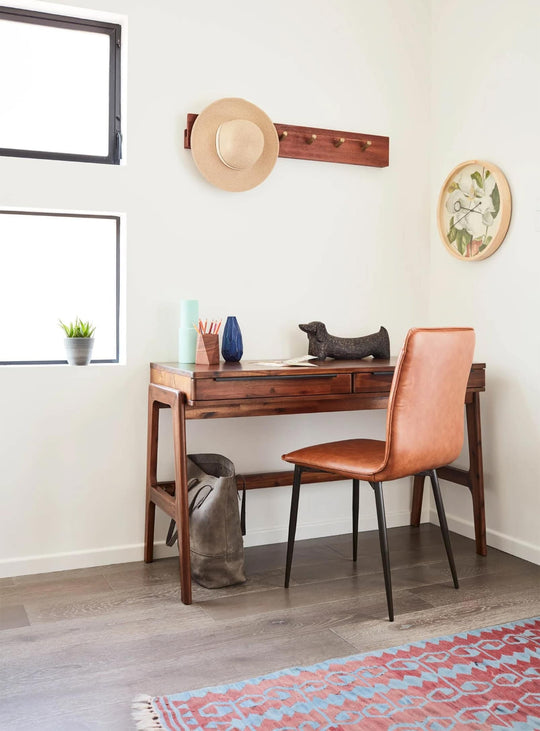 Bureau Remix : bureau fonctionnel en acacia avec rangements discrets.