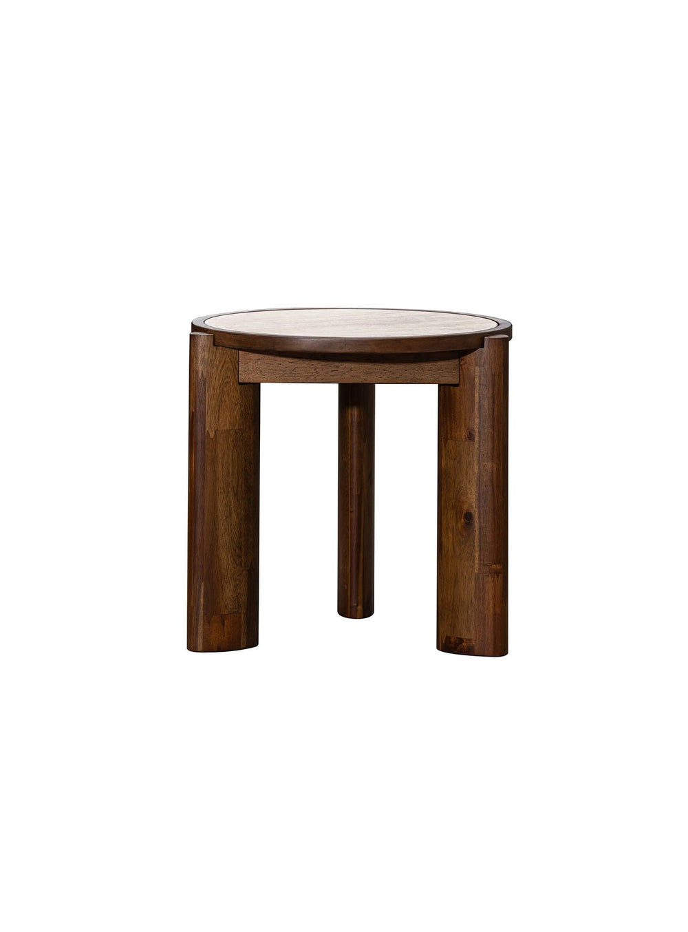 Table d'appoint ronde Remix avec plateau en travertine céramique et pieds robustes en bois d'acacia massif.