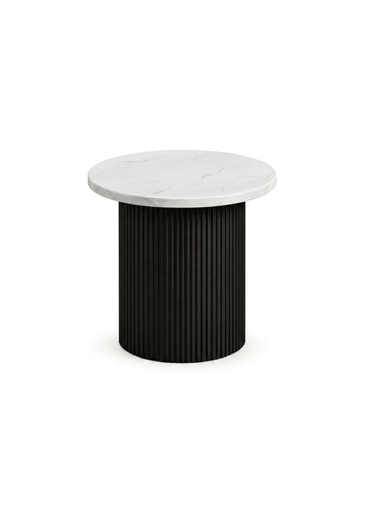 Table d’appoint Roman, une table ronde compacte idéale près d’un sofa, d’un fauteuil ou d’un lit. noir