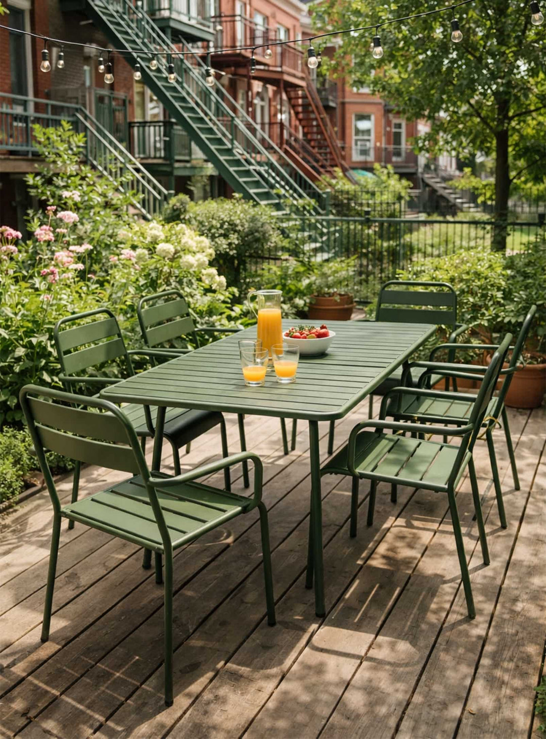 Chaise avec accoudoirs Rosco design minimaliste et entretien facile. vert