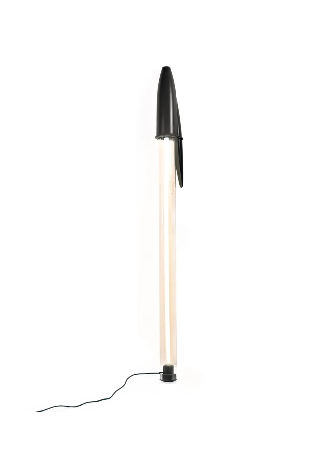 La lampe Seletti BIC apporte une touche pop et originale à votre intérieur. noir