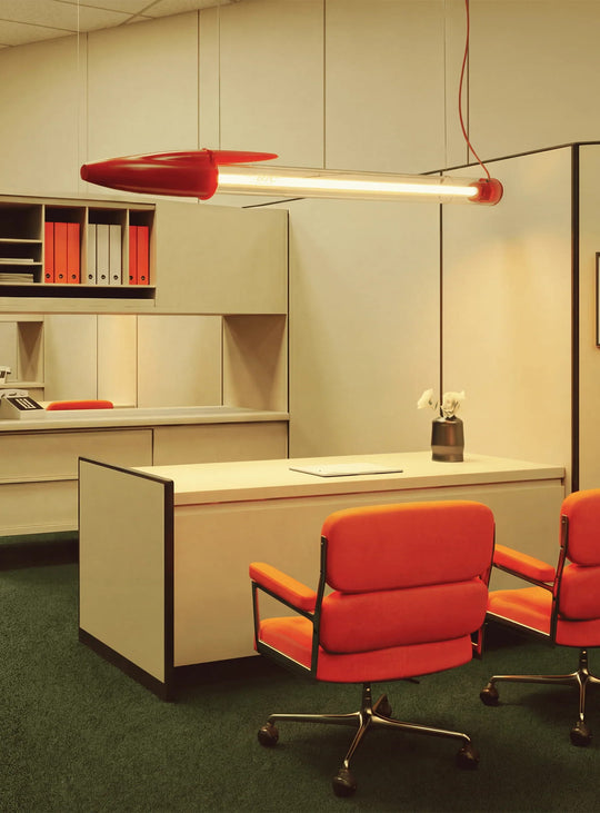 La lampe Seletti BIC allie design industriel, art pop et éclairage LED. rouge