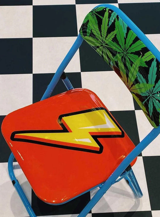 Chaise pliante Blow Flash de Seletti design pop art éclair graphique.
