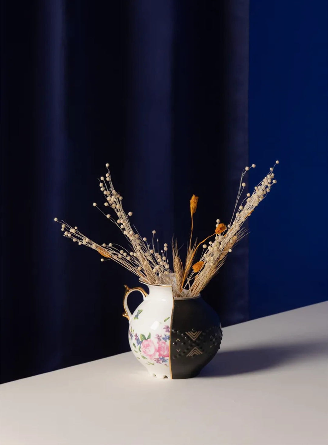 Vase Hybrid Lfe de Seletti, vase en porcelaine au design signé Ctrl-Zak.