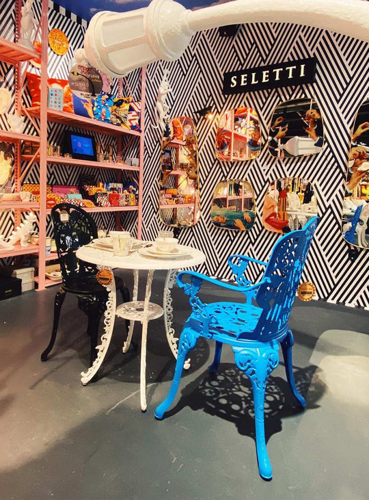Chaise Industry avec accoudoirs Seletti : chaise artistique, métal perforé et design unique. bleu