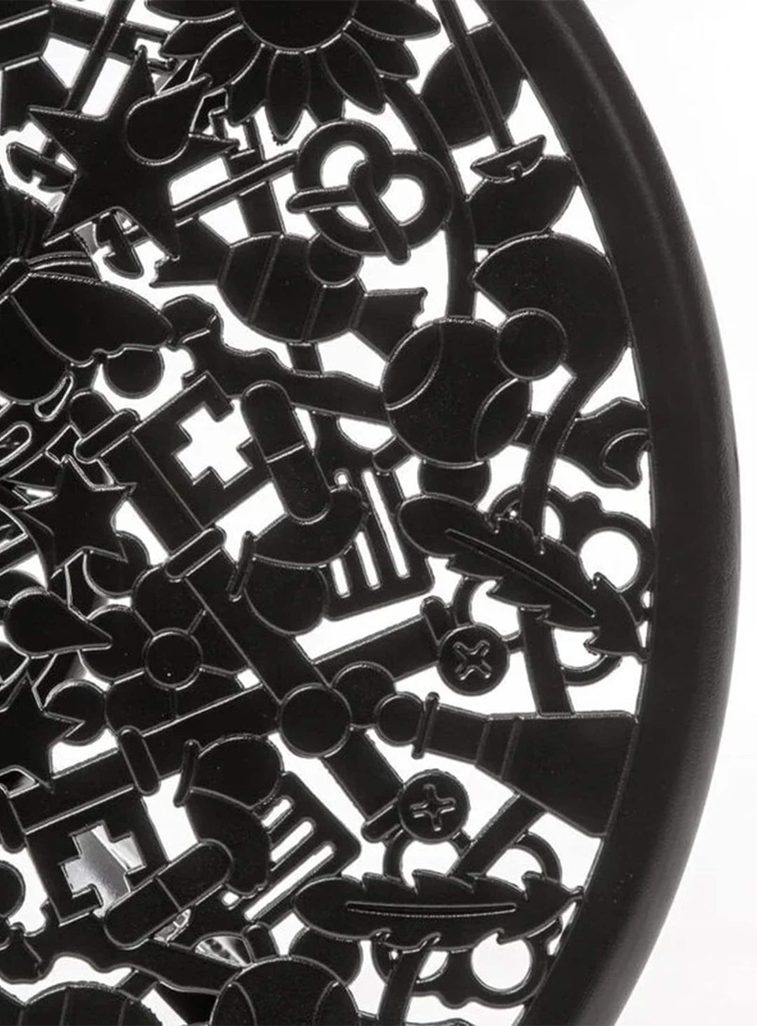Table ronde Industry Seletti : table design, look sculptural et style artistique. noir