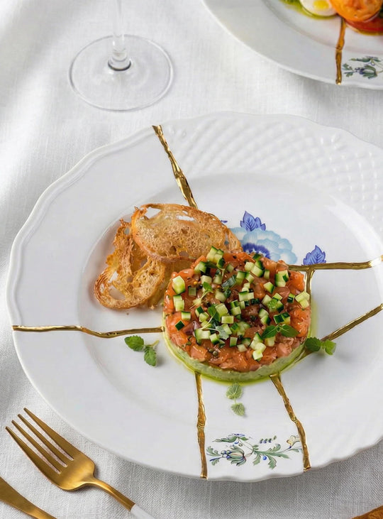 Assiette à dîner Kintsugi Seletti : une assiette en porcelaine inspirée de l'art japonais du kintsugi. 03