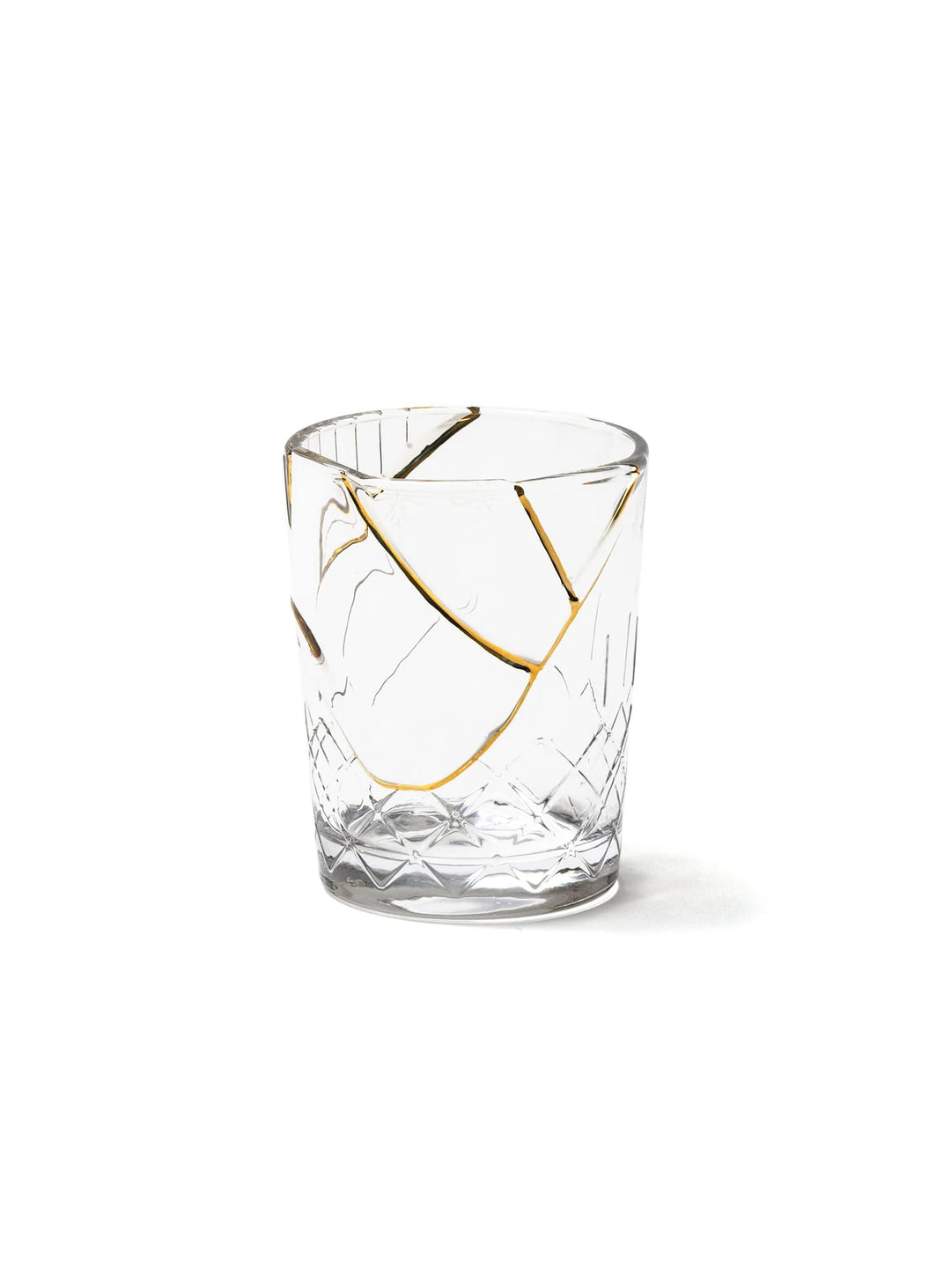 Verre Kintsugi Seletti inspiré de l'art japonais qui célèbre la beauté de l'imparfait.