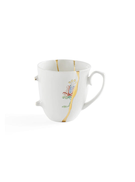 Mug Kintsugi Seletti en porcelaine blanche rehaussée de véritables accents dorés. 02