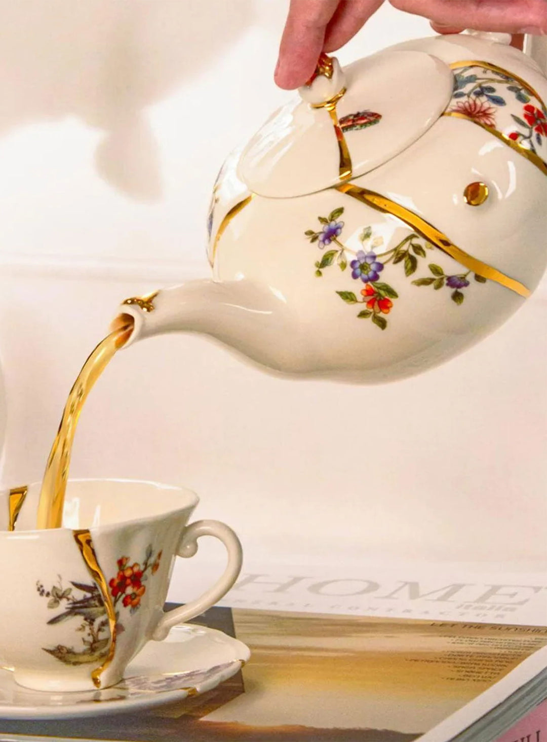 Théière Kintsugi Seletti : une création signée Marcantonio entre design et artisanat.