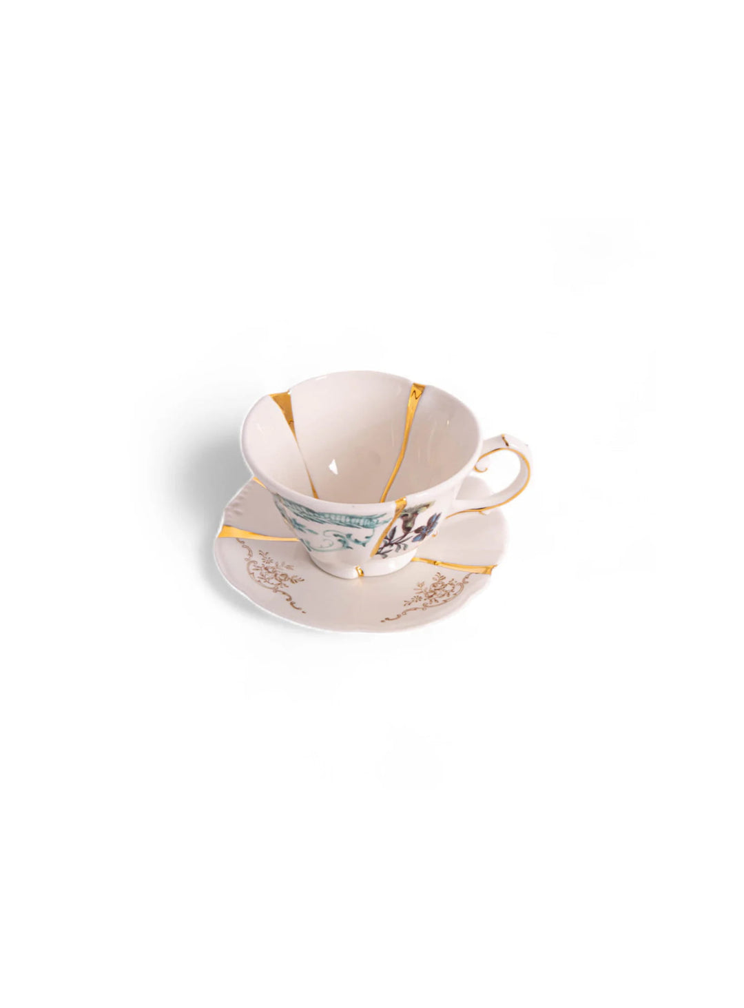 Tasse à thé et soucoupe Kintsugi Seletti avec finitions en or véritable appliqué à la main. 03