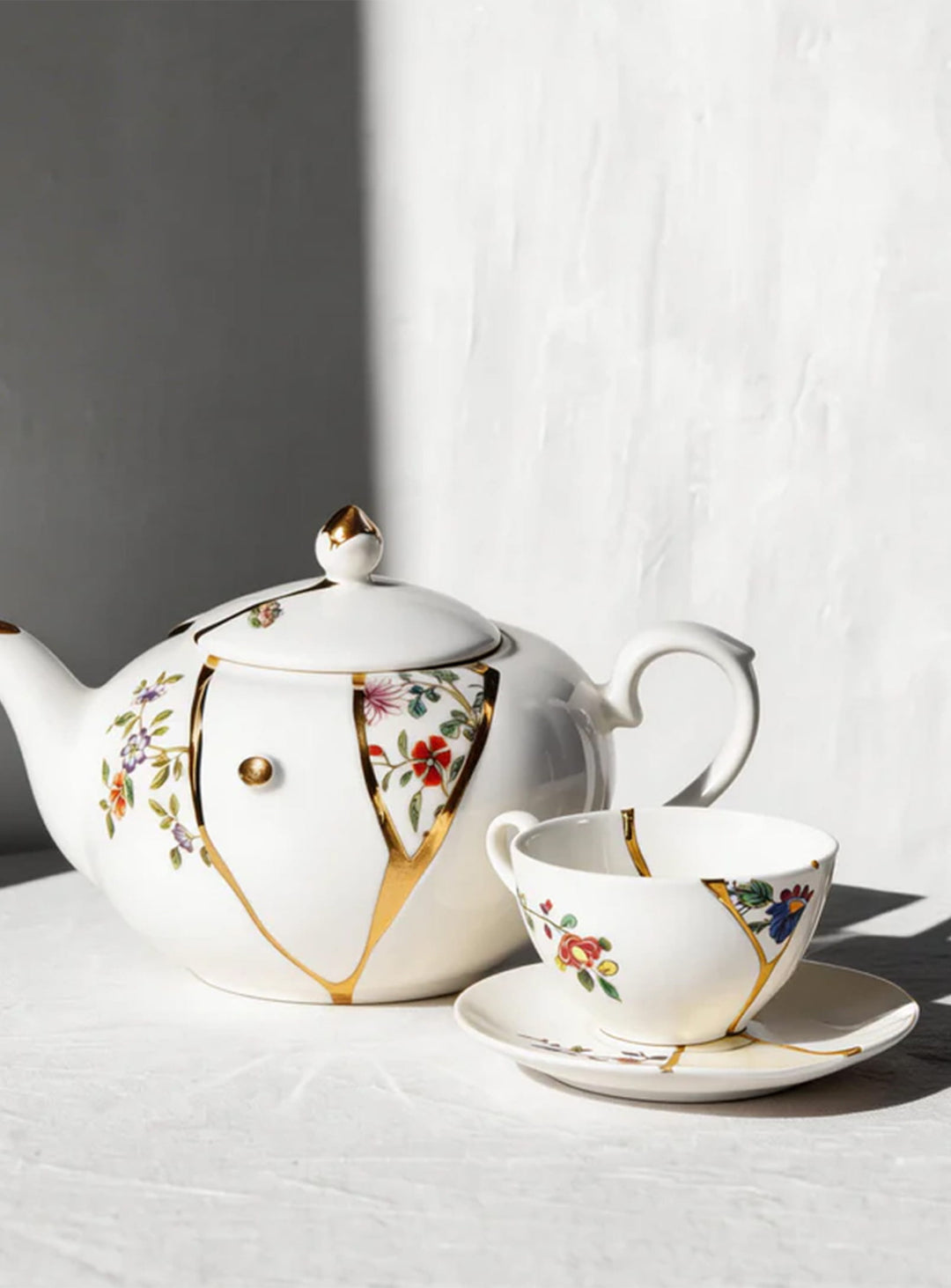 Tasse à thé et soucoupe Kintsugi Seletti : un objet d'art pour savourer chaque instant. 02