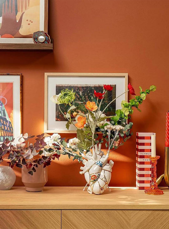 Vase Love in Bloom Kintsugi Seletti : une pièce d'exception pour sublimer vos compositions florales.