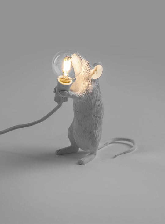 Lampe de table Mouse Lamp Standing Seletti : un luminaire iconique pour une déco unique.