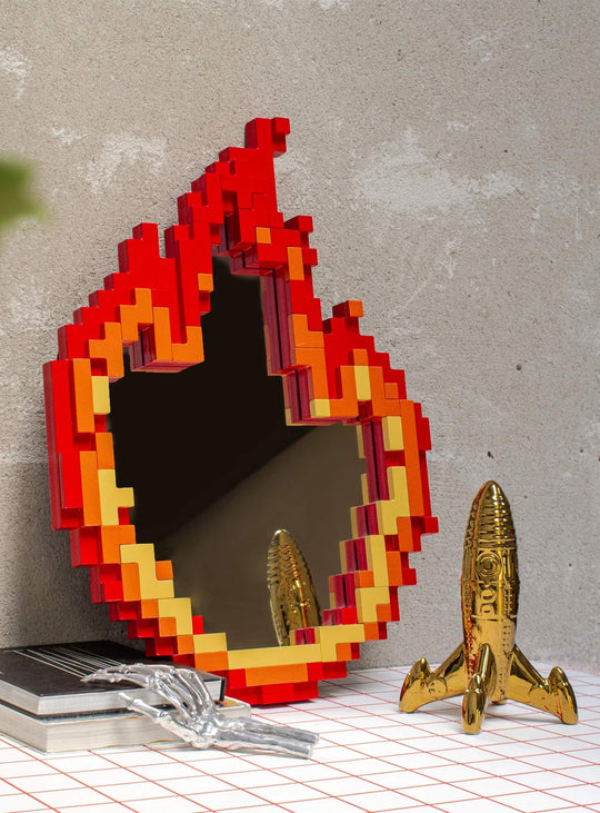 Miroir Flame Seletti Pixel : miroir design rétro gaming, flamme pixelisée et déco moderne.