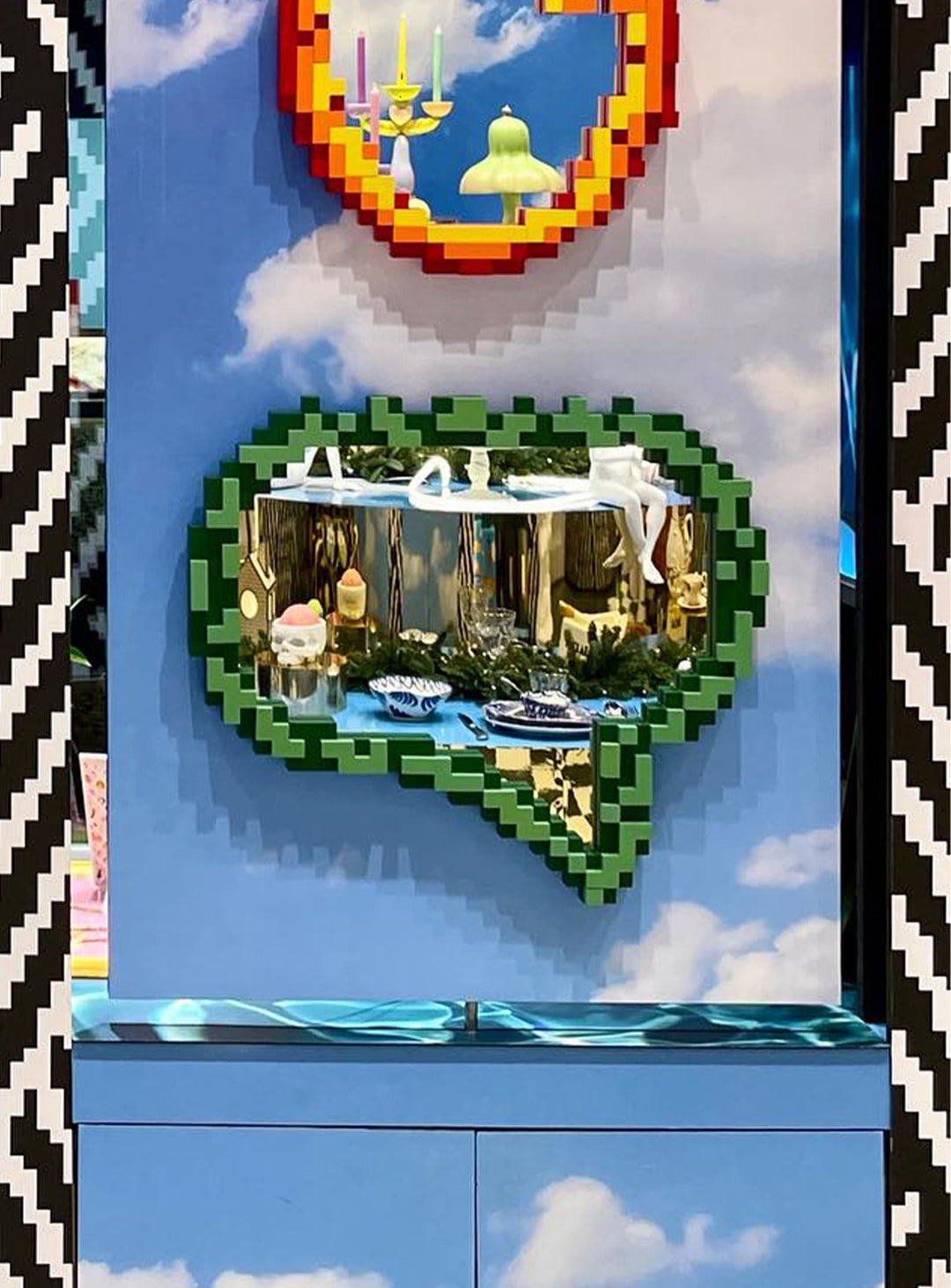 Miroir Pixel Seletti : design rétro et clin d’œil aux jeux vidéo 8-bit. Message