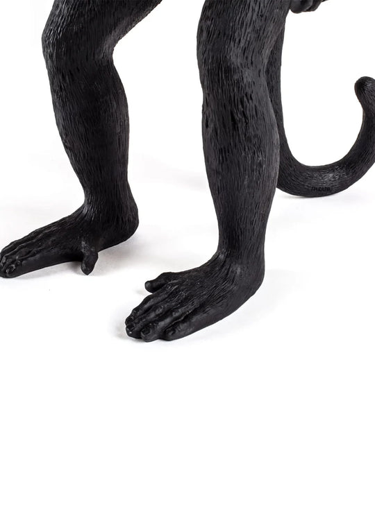 Lampe de table Monkey Seletti : lampe singe noire étanche pour une déco originale. Singe debout, noir