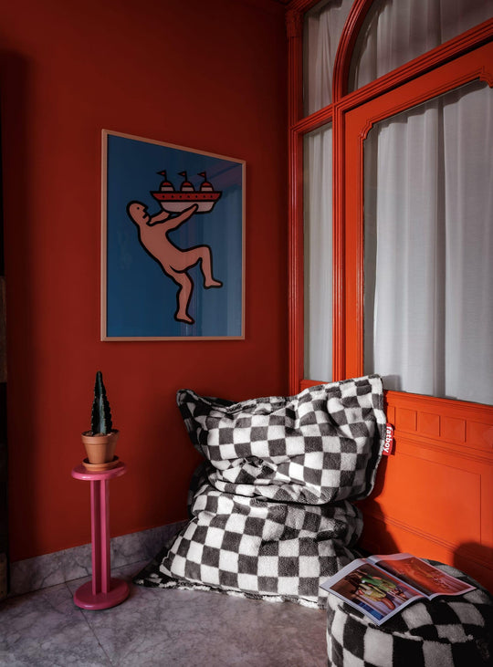 Pouf Slim Teddy Chess design à carreaux, apporte caractère et confort. noir et écru