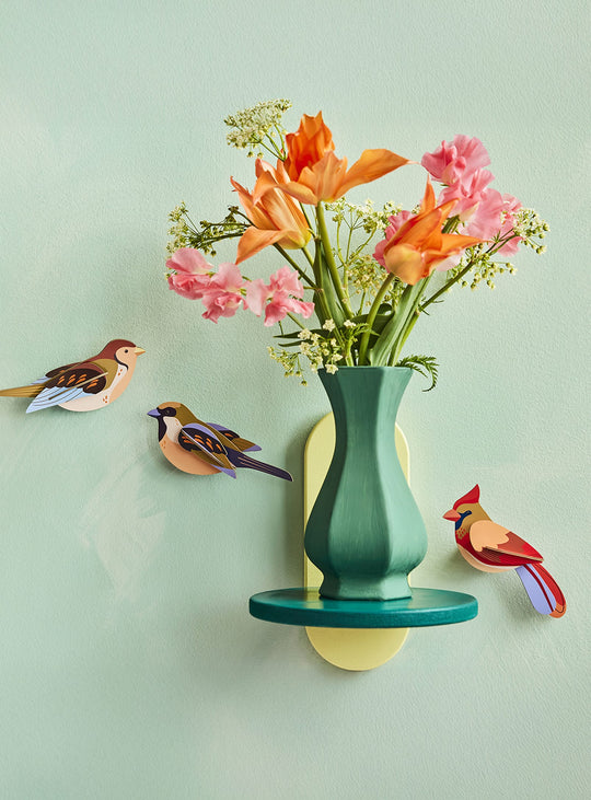 Oiseaux muraux 3D Moineaux Studio Roof, une création colorée qui apporte vie et légèreté à vos murs.