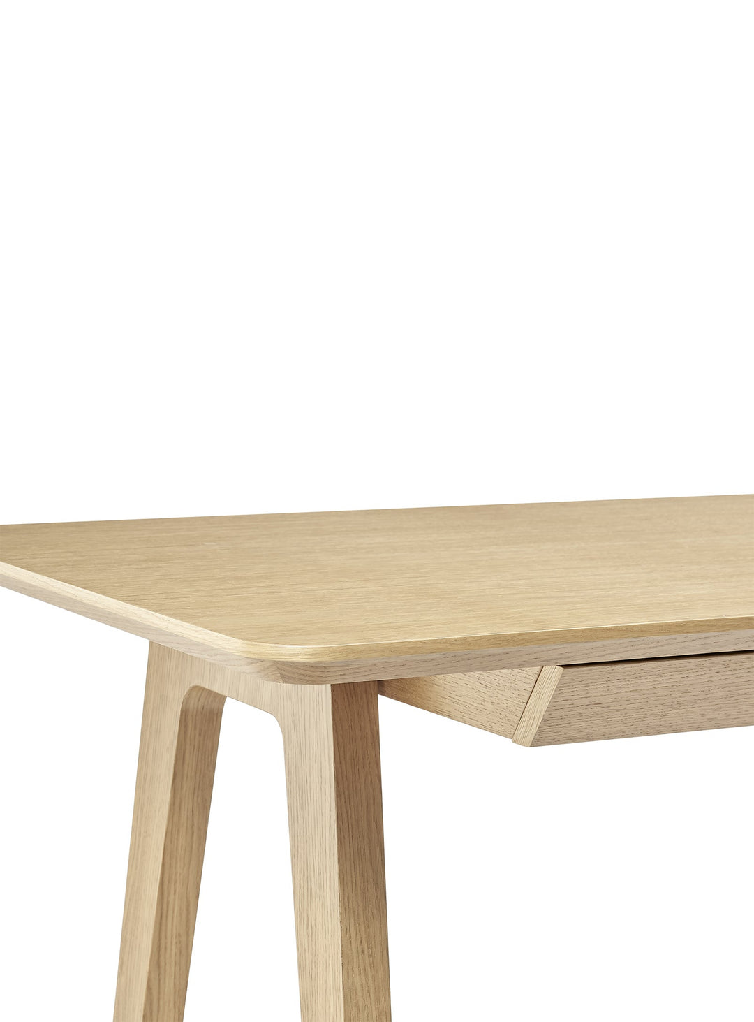 Plateau en chêne, pieds en frêne : le bureau Stark allie style et solidité.