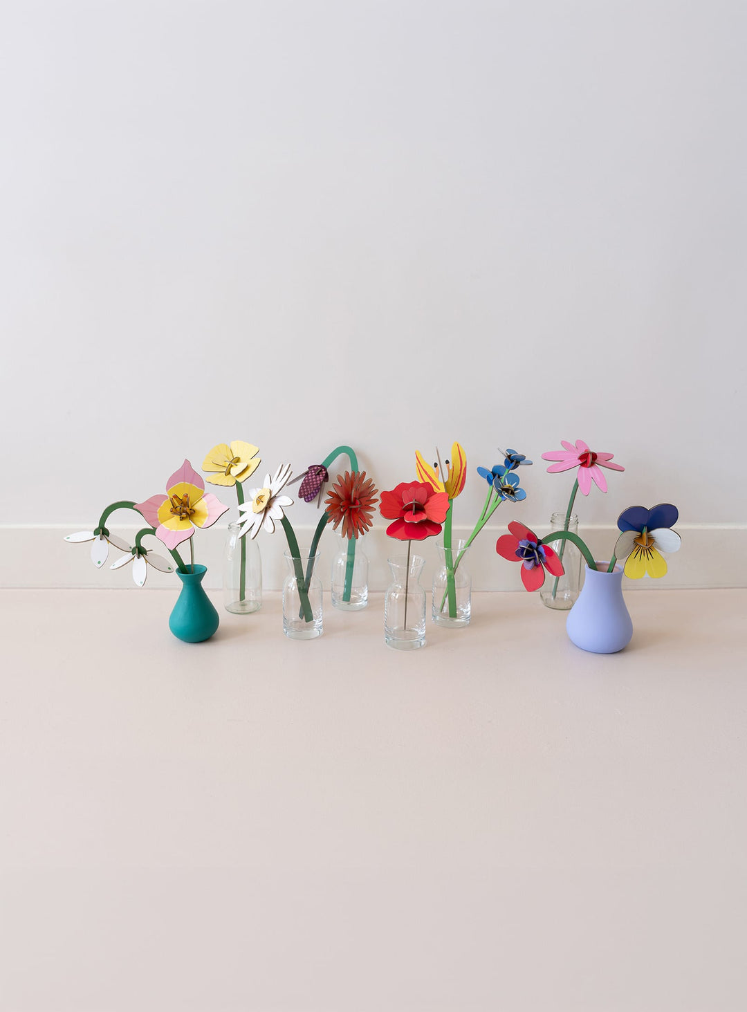 Fleur décorative Bouquet Durable Studio Roof, une création en carton recyclé pour une déco bohème ou moderne.