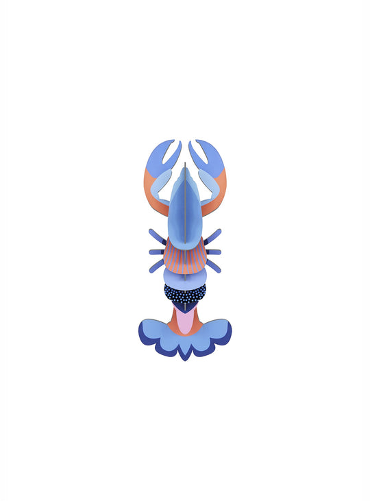 Homard mural Mini Homard Studio Roof, une déco 3D ludique aux pinces bleues et aux touches de corail.