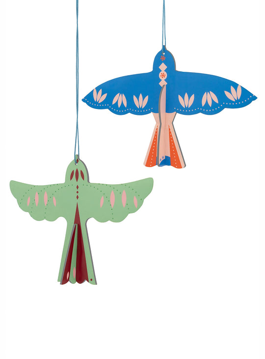 Ornements de Noël Northern Tales Ornaments Studio Roof, des créations colorées inspirées du folklore nordique. nordic birds